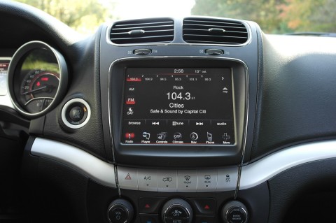 8.4 inch infotainment screen